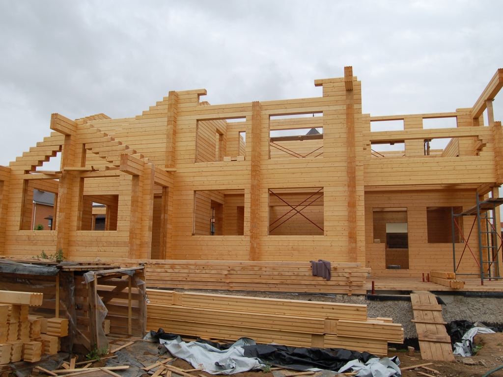 Сколько стоит построить деревянный дом из бруса своими руками?